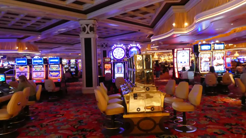 Bigger Bonus Percentages, Bigger Fine Print: The Math That Exposes High-Match Casino Offers