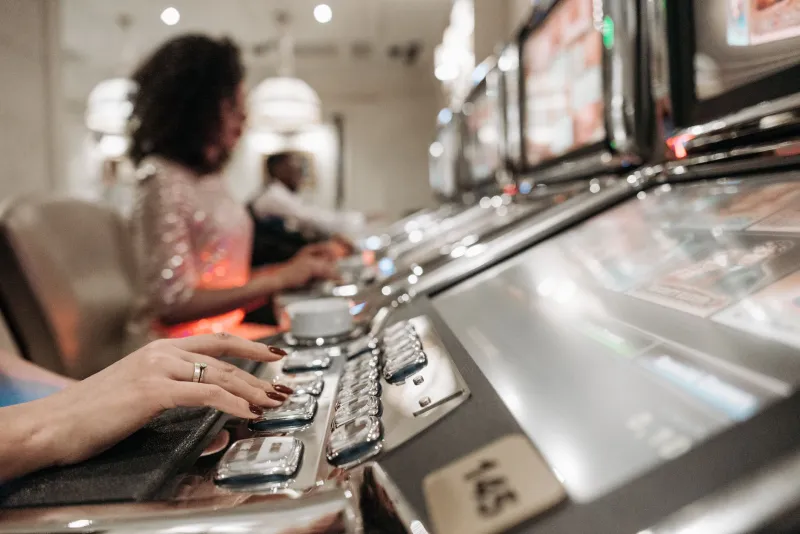 Almost Doesn't Count — Except in Your Brain: The Science Behind Near-Miss Moments in Slot Games